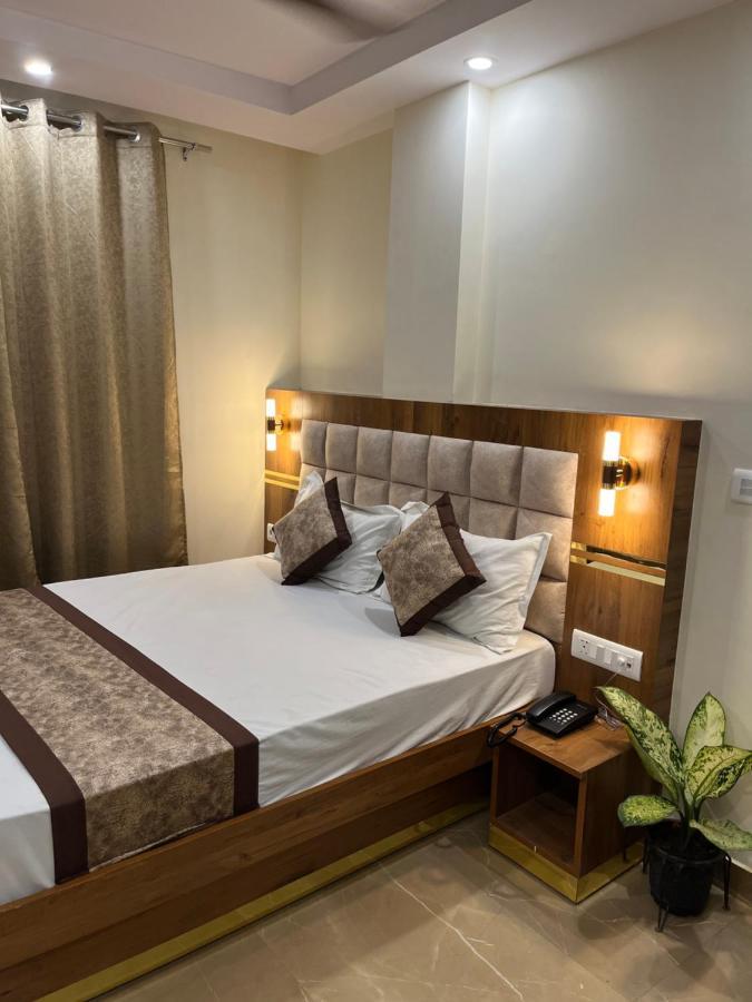 ניו דלהי Hotel Mahalaxmi Deluxe מראה חיצוני תמונה