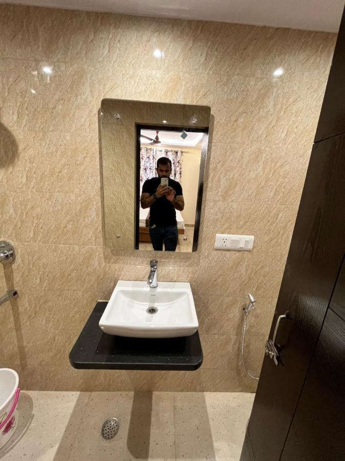 ניו דלהי Hotel Mahalaxmi Deluxe מראה חיצוני תמונה