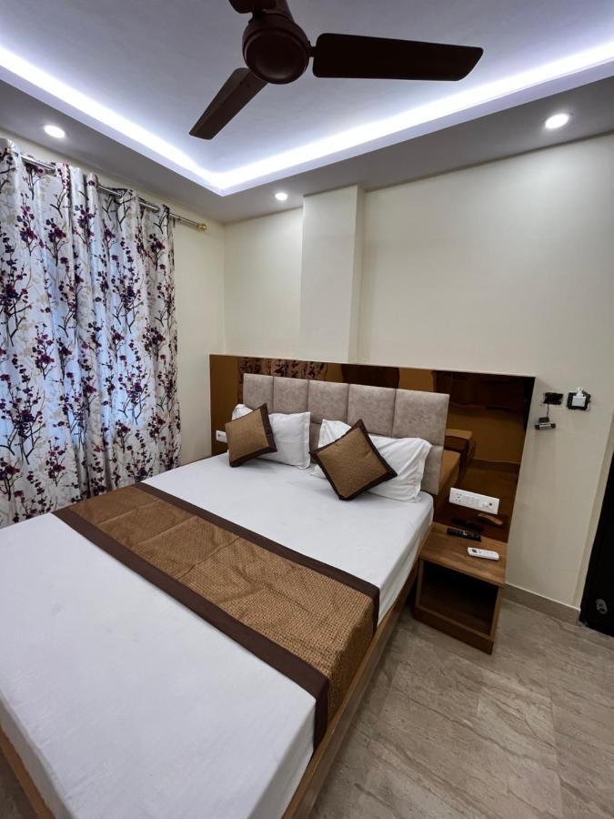 ניו דלהי Hotel Mahalaxmi Deluxe מראה חיצוני תמונה