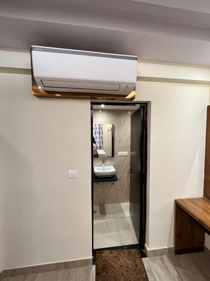 ניו דלהי Hotel Mahalaxmi Deluxe מראה חיצוני תמונה