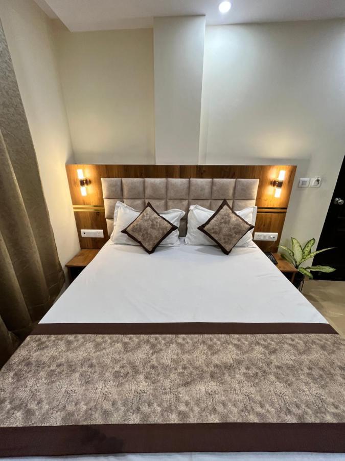 ניו דלהי Hotel Mahalaxmi Deluxe מראה חיצוני תמונה
